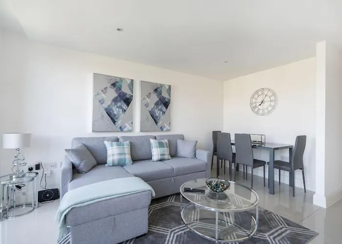 Amazing 2 Bed Wimbledon Flat