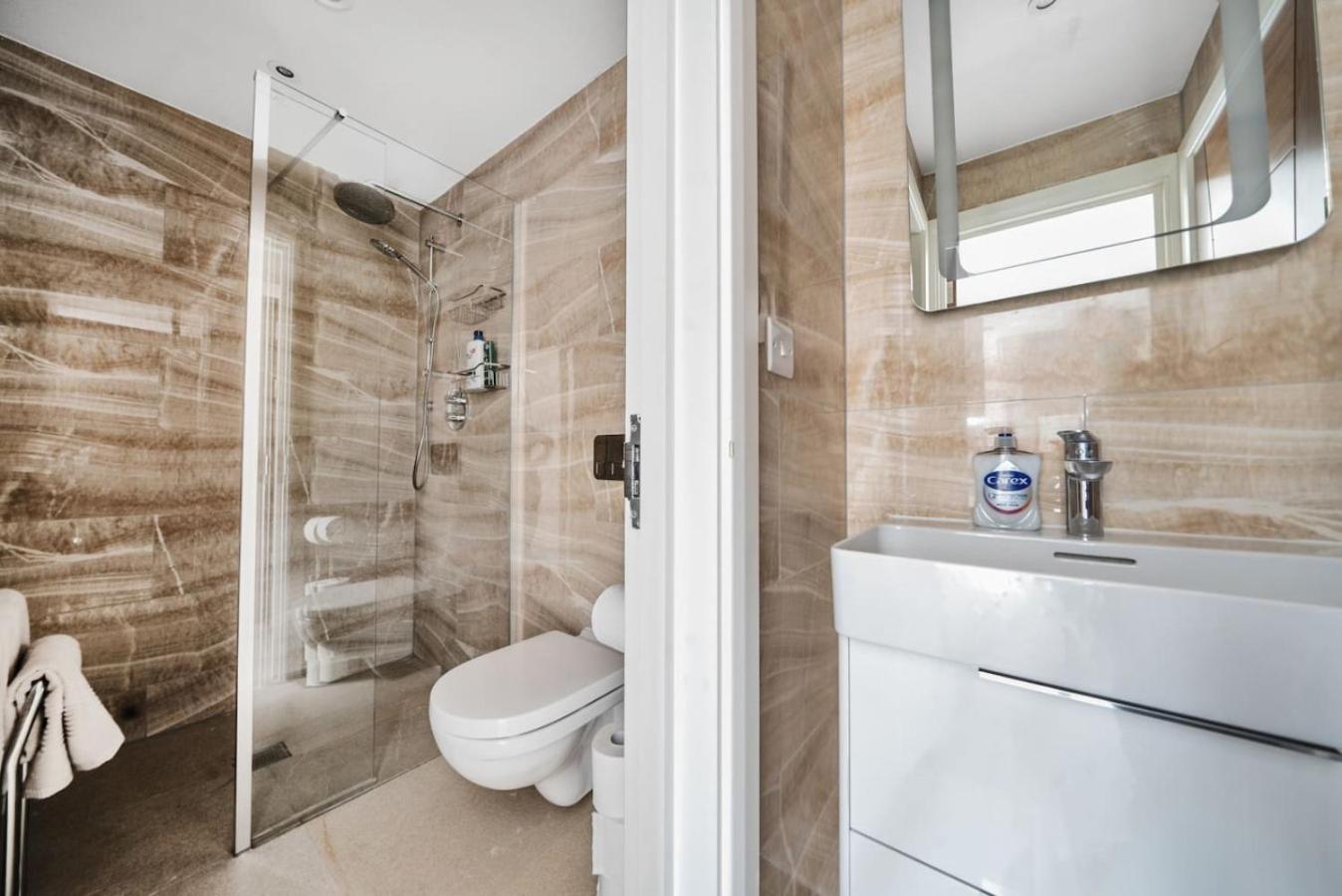 Amazing 2 Bed Wimbledon Flat Apartamento Londres
